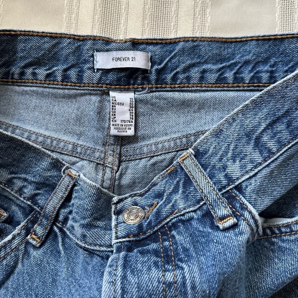 Forever 21 Women's Relaxed Blue Distressed Jeans - Picture 13 of 14